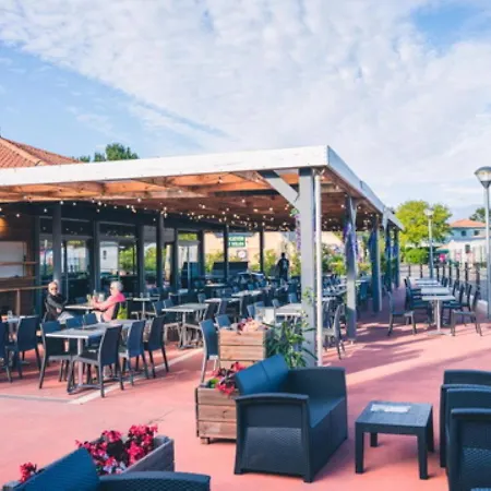 La 4 Etoiles Emplacement C41 3ch 1sdb 6 Personnes *